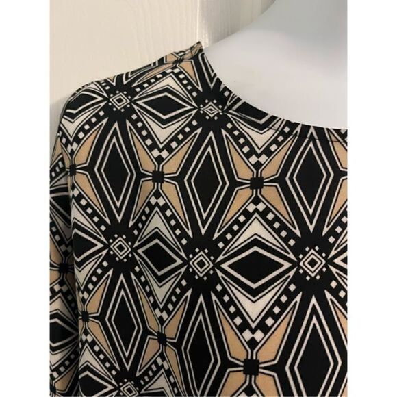 Cato Round Neck Long Sleeve Top. Size Large. - Picture 3 of 7